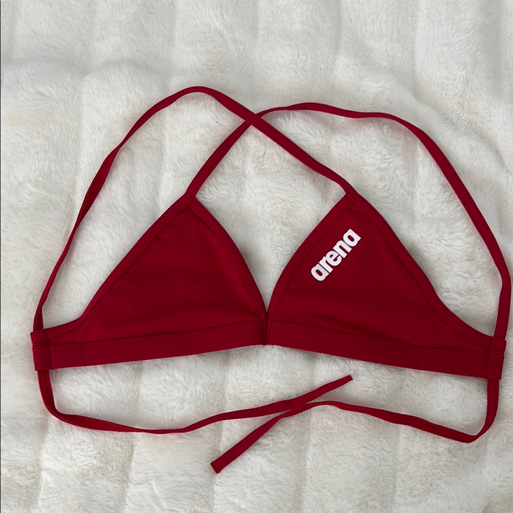 Arena triangle top